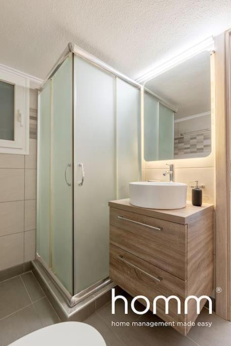 Cute Homm 2Bdr Apartment In P Faliro Thiseos Str Athena Bagian luar foto